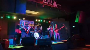 St. Thomas! You came for the party! Big thanks to Tracy and the awesome staff for having us back at The Back Alley Bar & Grill and to all the peeps that came out to see us, You rock! Cheers to Darren for making us sound good all night long 🤘🏻 We can’t wait to return in January 2026! See you then! 🎶🔥 🎥: Yuri Collesso thanks yuri! 🙌🏻 | Down ‘N’ Dirty Band