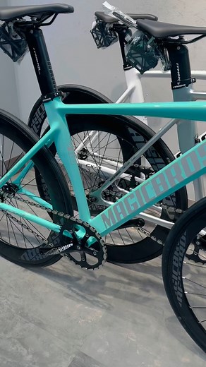 3.8K views · 16 reactions | Fixed Gear Magicbros CX7 Nóng Hổi Lần Đầu Tiên Xuất Hiện Tại Việt Nam #magicbroscx7 #fixedgear #fixedgearvietnam #xedapkhongthang #xedapkhongphanh #xedapphanhchan #fixie #fixed #bicycle #xedap88 | XE ĐẠP 88 - Xe Đạp Thể Thao - FIXED GEAR | Facebook