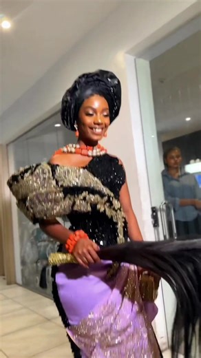 Blessing your timeline with this beautifu extraordinary bride in our Lilac colour luxury George 💜💜💜 George fabric:@lekrystal_georgeplace Queen @kaitetsi_gold Dress @tonia.luchi_collections Styled by @infoworldcharming Hairstylist @hairartistrybytk Makeup @labelle_ng_ Accessories @beadsbyhayolar Handfan @ugee.signature Traditional decor fantasybysa Videographer @heeyangimagery _ georgefabric #georgewrapper #georgevendor #lekrystalgeorgeplace #igbankwunigeria #mynigerianwedding #georgefabricinl