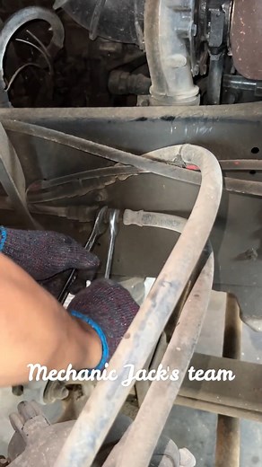 5.7M views · 58K reactions | How To Change Brake Chamber On Heavy Truck #mechanic #mechanicjack #brakes #chamber #trucks | Mechanic Jack's team | Facebook