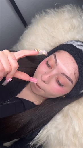 𝐌𝐀𝐁𝐄𝐋 𝐁𝐄𝐋𝐓𝐑𝐀𝐍 | 𝐋𝐀𝐒𝐇 𝐀𝐑𝐓𝐈𝐒𝐓 & 𝐒𝐔𝐏𝐏𝐋𝐈𝐄𝐑 🌟 on Instagram: "Always love her sets 😩 • • • • • • #lashlift #lashextensions #beginnerlashtech #bayarealashtech #sanleandrolashes #wispylashes #lashes #volumelashes #oaklandlashes #lashed #lashtechnician 