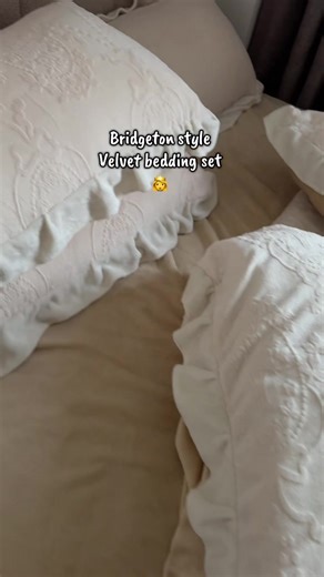 Bridgeton style velvet bedding set -Queen 1700/- - King 1900/-