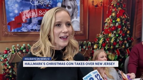 Holiday cheer takes over Edison as Christmas Con returns for its 6th year