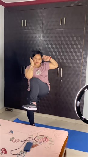 50 Day exercise challenge ￼Day 13….🏃🏼‍♀️#exercise #yogae #morning #yoga #youtubeshorts #challenge