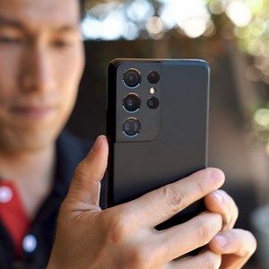 12K views · 260 reactions | The new Samsung Galaxy S21 Ultra is almost out 朗, and we're loving the new design, 100X Space Zoom, 8K video and more! Check it out for yourself  | Vodafone Australia | Facebook