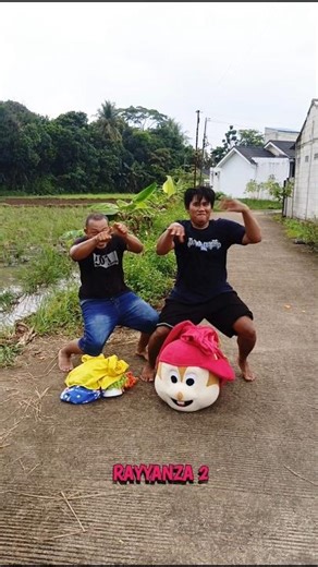 Tutorial copot kostum badut Alvin dan Emon #shortvideo