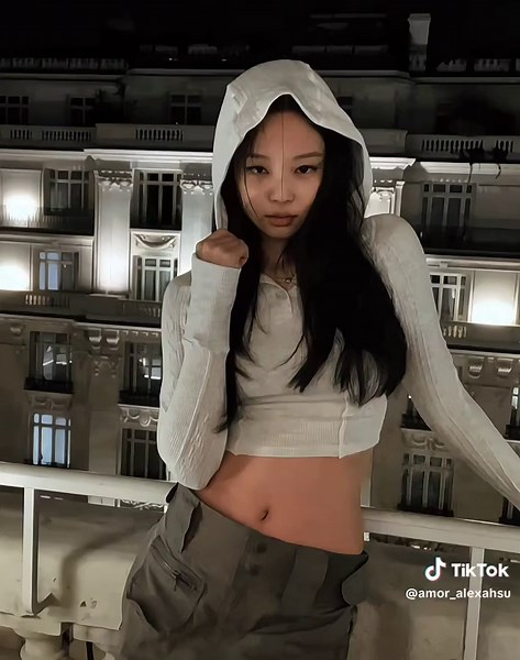 JenLisa Moments: Memorable Blackpink Edits and Clips