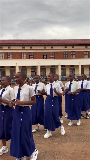Innovative School Uniform Proposal for Student Leadership