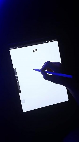 Réponse à @Officiel Peter ⚽️🇫🇷🇬🇭🇨🇮 ✍🏼 Conception de logo