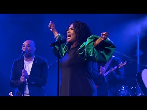 Cece Winans - Alabaster Box (WRECKS CROWD!!) 2023