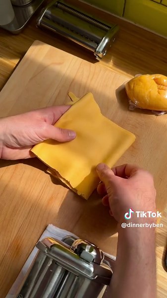 HOW I COOK - Ep. 3 FRESH PASTA 🍝 This is how I turn flour, semolina and eggs into silky smooth, chewy, delicious pasta. You’ll need 175g of fine semolina, 160g of ‘00’ flour and roughly 165g of whole egg, that’s about 4 medium eggs. Next time, I’ll show you how to use this pasta to make my favourite crab tagliolini. Happy cooking 🍝 #HowICook #freshpasta #pasta