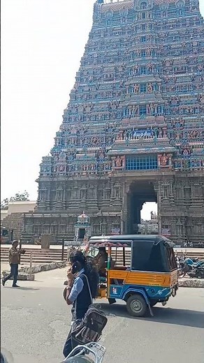 காசி விஸ்வநாதர் ஆலயம் முன் கோபுரம். தென்காசி