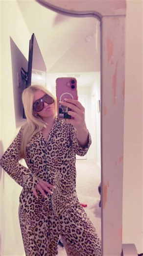 sorry rlly like my fake gucci glasses! #dhgate #kalogerassisters