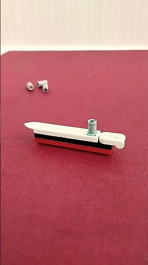 How to build a mini lego Titanic.