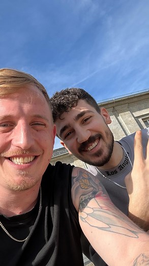 Hubertus Koch | Liebe Leute, Ahmed @ismaell_11 hat mir in Syrien viel geholfen, meine Doku „Geblieben in Rojava“ umzusetzen. Jetzt will ich was zurückgeben... | Instagram