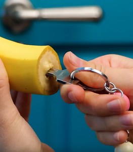 Go bananas with these cool banana hacks 😉 | 5-Minute Crafts Family