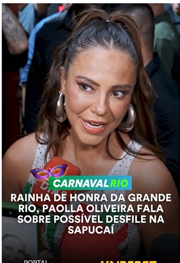 Paolla Oliveira agitou a comunidade de Duque de Caxias ao marcar presença na quadra da Grande Rio na noite de terça-feira (27/1). A atriz se juntou à nova rainha de bateria, Virginia Fonseca, e às musas da escola, esbanjando samba no pé e carisma diante do público que lotou o espaço para prestigiar o ensaio da agremiação. A repórter Monique Arruda, do portal LeoDias, acompanhou a noite de perto e conversou com Paolla, que fez história à frente da bateria da Grande Rio ao ocupar o posto de rainha