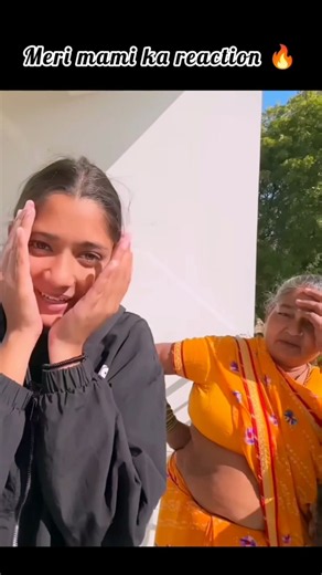 Other's Reaction Vs My mom 😲 #theroameramit #shorts #rakhi #ytshorts #snake #reaction