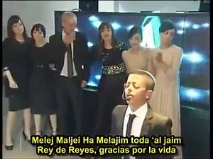 1.6M views · 16 reactions | PODEROSO, ESTREMECEDOR, TE TOCARÁ EL CORAZÓN DE MANERA INCREÍBLE, EXTRAORDINARIO VIDEO DE UN NIÑO JUDÍO EN UNA CANCIÓN DÓNDE CON LÁGRIMAS ADORA A DIOS. | Cristianos Unidos | Facebook