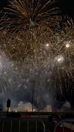 Just some highlights of the the incredible firework show put on by those in the International Fireworks Championship in Traverse City on Friday night. It was a phenomenal show! 🎆 🧨 | Meteorologist Heather Bricca