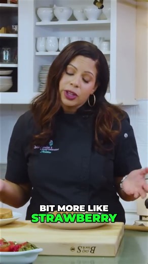 Icing a Cake: Easy Steps for a Perfect Finish! #shorts