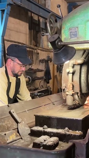 Forging a Precision Knife — From Metal Mold to Sharp Edge 🔥🔪