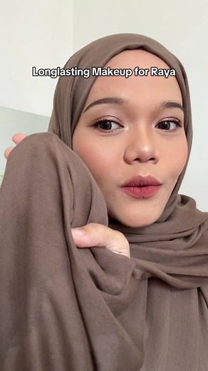 Long-Lasting Makeup Tutorial Using Setting Spray