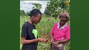 20 reactions | Food systems need to be local, equitable & sustainable. That means supporting local farmers, investing more in local production & supporting long standing cultural practices, like the sharing of #IndigenousSeeds. That way, our food system will be more resilient >> https://bit.ly/3R6yTSK #ClimateCrisis | Greenpeace Africa | Facebook