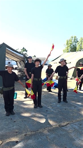 The cadets on the Seamanship and Ship's Boat Operator (SBO) courses have many cool things they – obviously – love to do! From naval communications, ropework, boating, and much more, these seamanship courses offer to teach many unique naval and water-related skills to cadets. // ⚓ Les cadets des cours de matelotage et d’opérateur d’embarcation légère (OEL) ont beaucoup d’activités passionnantes qu’ils adorent faire, évidemment! Des communications navales au travail de corde, en passant par la nav