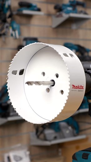 13K views · 179 reactions | The Ezychange System lets you swap holesaws in seconds — no tools, no hassle. One centring bit, push-fit release, built to cut metal, wood, plastic & more, long life, max durability and smooth cuts. #makitauk #accessories #builtfortrade | Makita UK | Facebook