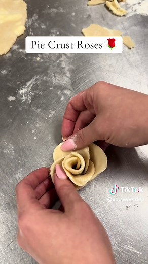 Simple Pie Crust Roses: A Beautiful Decoration