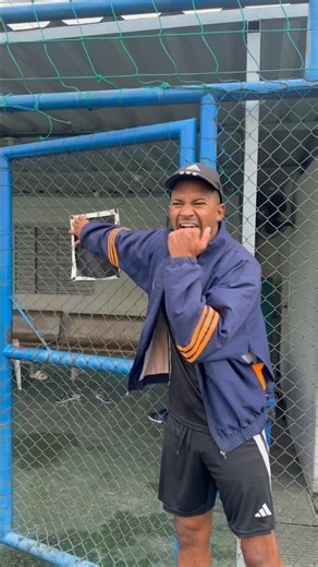 TREINADOR PERDE A PACIÊNCIA E TIRA O JOGADOR !!