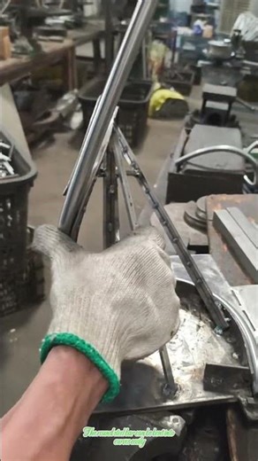 The round steel bar can be bent into curves easily