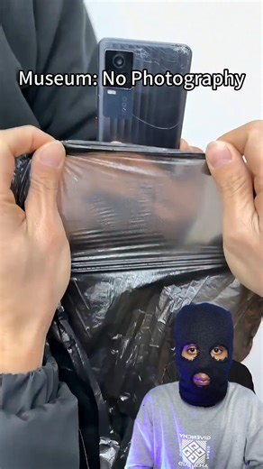 Phone flashlight can be damaging？