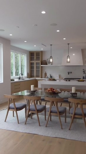 In Pacific Palisades California, our international design firm proudly unveils a new masterpiece, a fusion of coastal modern vibes. At Yeg Infill Design we promise to redefine luxury with upcoming designs that transcend expectations. Stay tuned for a glimpse into a world where style knows no borders. Interior Design: @yeginfill . . . #interiordesing #interior #interiorarchitecture #inspiration #minimalist #minimalism #materials #beigeaesthetic #interiorperfection #interiorinspiration #interiorde