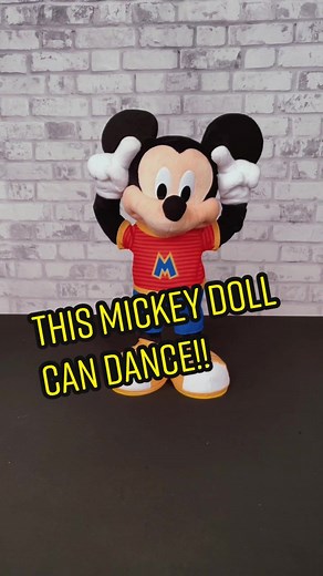 Is this your favorite dance? #mickeymouse #mickeymouseclubhouse #disney #disneyjunior #disneyjr #disneytoys #mickeymousetoys #headshoulderskneestoes #toys #toytok