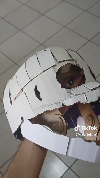 Haciendo la Máscara de Springtrap: Parte 2