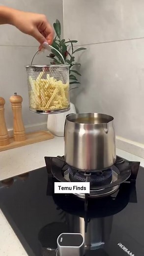 🥘 304 Stainless Steel Deep Fryer – Superior heat insulation, enhanced durability, and healthier cooking! 💪 Silicone Handle: Food-grade safety, scald-proof, non-slip – splatter-proof! 💧 Deep Pot Body: Requires only 2/3 the oil of traditional models – saves oil, safer! 📤 Drainage Hole: Effortlessly pour out fried food without jamming – supremely practical! 🧰 Included Accessories: Non-stick fryer strainer basket tongs lid — everything you need! ✨ Stainless Steel Oil Strainer: Long-lasting dura
