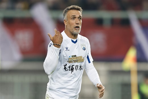 Serie A legend Batistuta visits AS Roma for the first time in 23 years - breaking