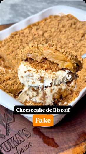 Tuka's Barbecue on Instagram: "Cheesecake de Biscoff Fake! Essa versão desse doce maravilhoso é muito mais barata, e na minha opinião, mais gostosa que a original! Ingredientes : -2 bisnagas de creme de ricota (800g total) -1 pote de doce de leite de 400g -2 pacotes de bolacha Speculoos da Bauducco -1/2 Caixa de creme de leite (100g) -5 paçocas tipo rolha. Modo de preparo no vídeo ! #receitas #cheescake #biscoffcheesecake #biscoff #docedeleite"