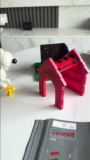Lego Snoopy build