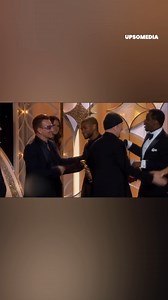 594K views · 2.5K reactions | „Nein danke Diddy, ich habe schon von deinen verrückten Partys gehört“... Diddy wollte Bono auch bei den Golden Globes 2014 küssen, aber der U2-Frontmann lehnte ihn live auf Sendung ab…" | Ikonen | Facebook