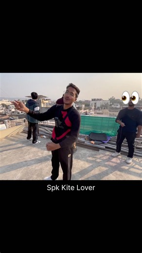 All Kite Lovers on One Rooftop 🤩 #patang #kite #kiteflying #kitelover #shortsfeed #shorts