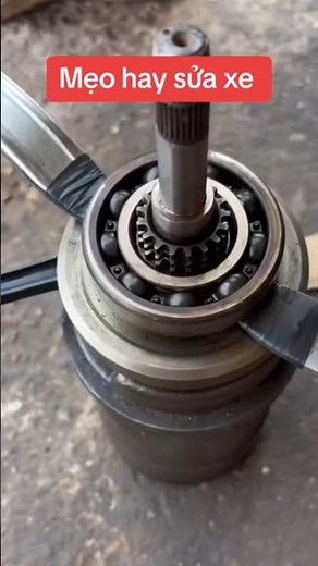 Remove Crankshaft Bearing with 2 Lever – Easy Workshop Trick You Must See 😲 #mechanic #workshop