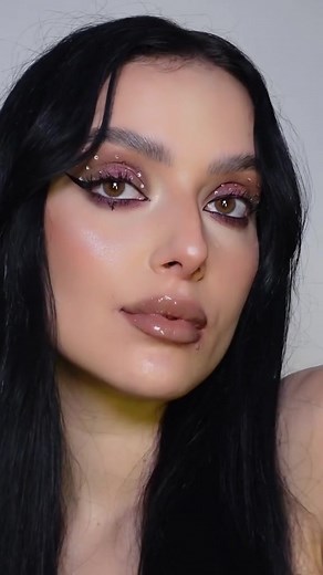 Stunning Blue and Yellow Makeup Tutorial