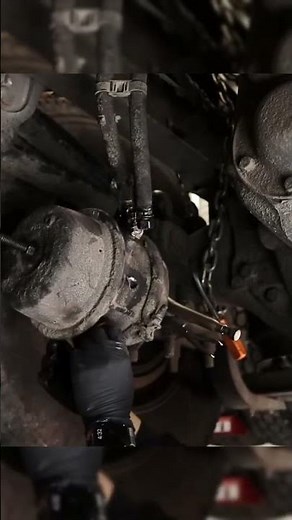 How to change a brake chamber/ how to change a brake chamber on a semi-truck/ brake chamber replaced