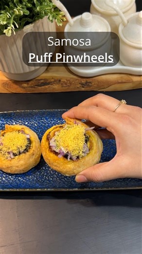 Crispy Samosa-Style Puff Pastry Pinwheels with Spicy Potato Peas Filling