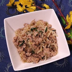 ご飯がモリモリすすむ！もやしと豚挽肉の炒め物 作り方・レシピ | クラシル