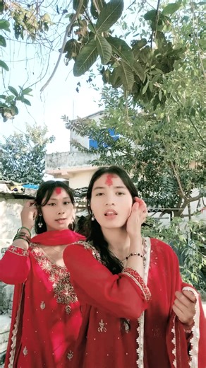 #vana_kati_maya_garxau_duniya_lai_sachara 😅🫶❤️#foryou #ferevers🌴 #sistergoals @Lisuuuuuu....☺️🌷