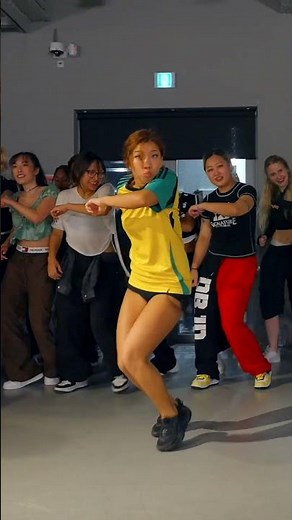 afro dance where everyone becomes a team🔥 #hyewon #choreography